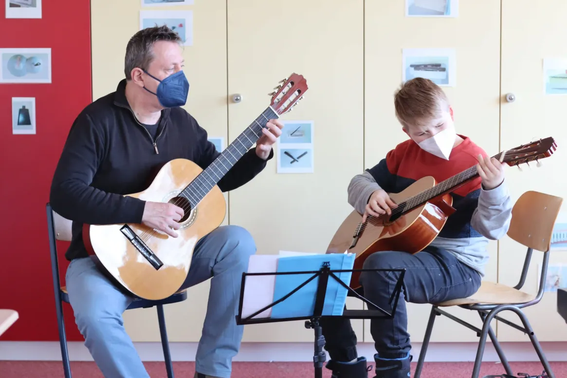 Gitarre bei Udo Schneider
